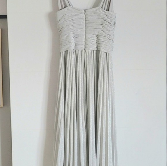 Halston Jody Pleated Midi Dress in Silver, Size 6, NWT - Picture 11 of 16